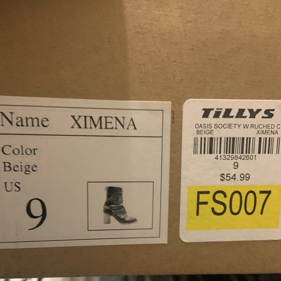 Women’s Ruched Boots - Picture 2 of 2